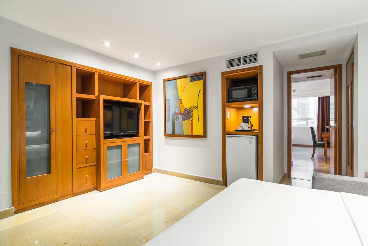 فندق أجنحة يوروستارز زونا روزا مدينة مكسيكو المظهر الخارجي الصورة A room at the hotel