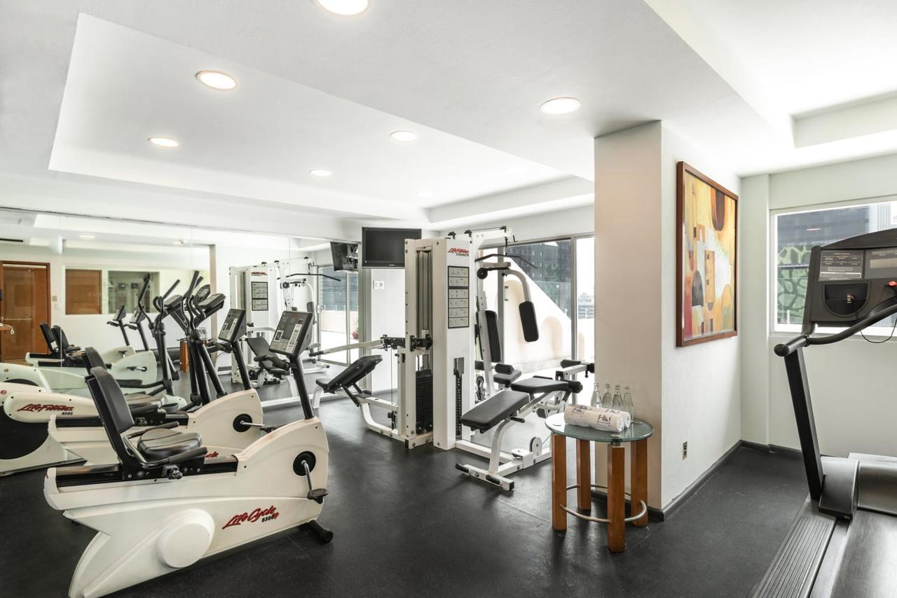 فندق أجنحة يوروستارز زونا روزا مدينة مكسيكو المظهر الخارجي الصورة The gym at the hotel