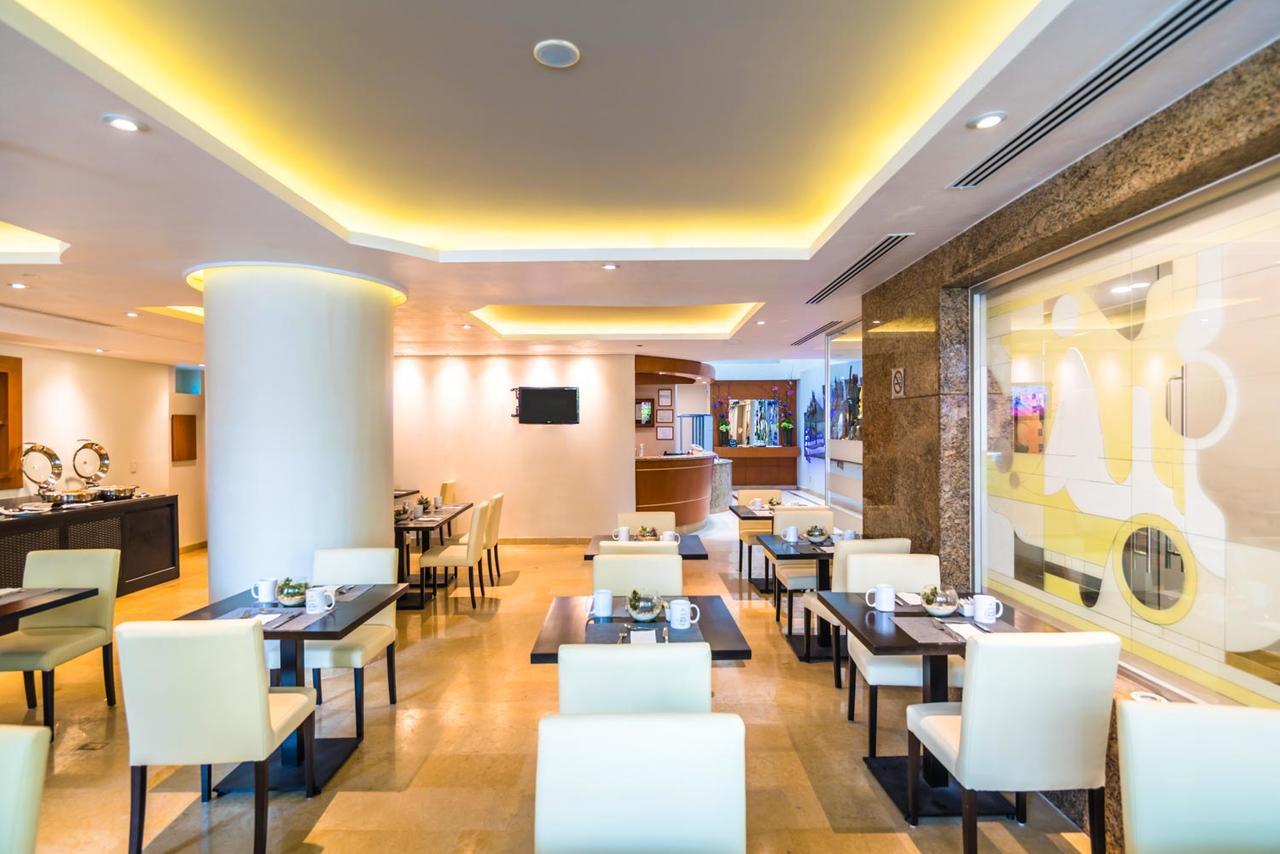 فندق أجنحة يوروستارز زونا روزا مدينة مكسيكو المظهر الخارجي الصورة The lounge at the airport